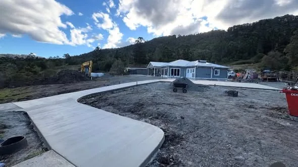 Curved concrete driveway